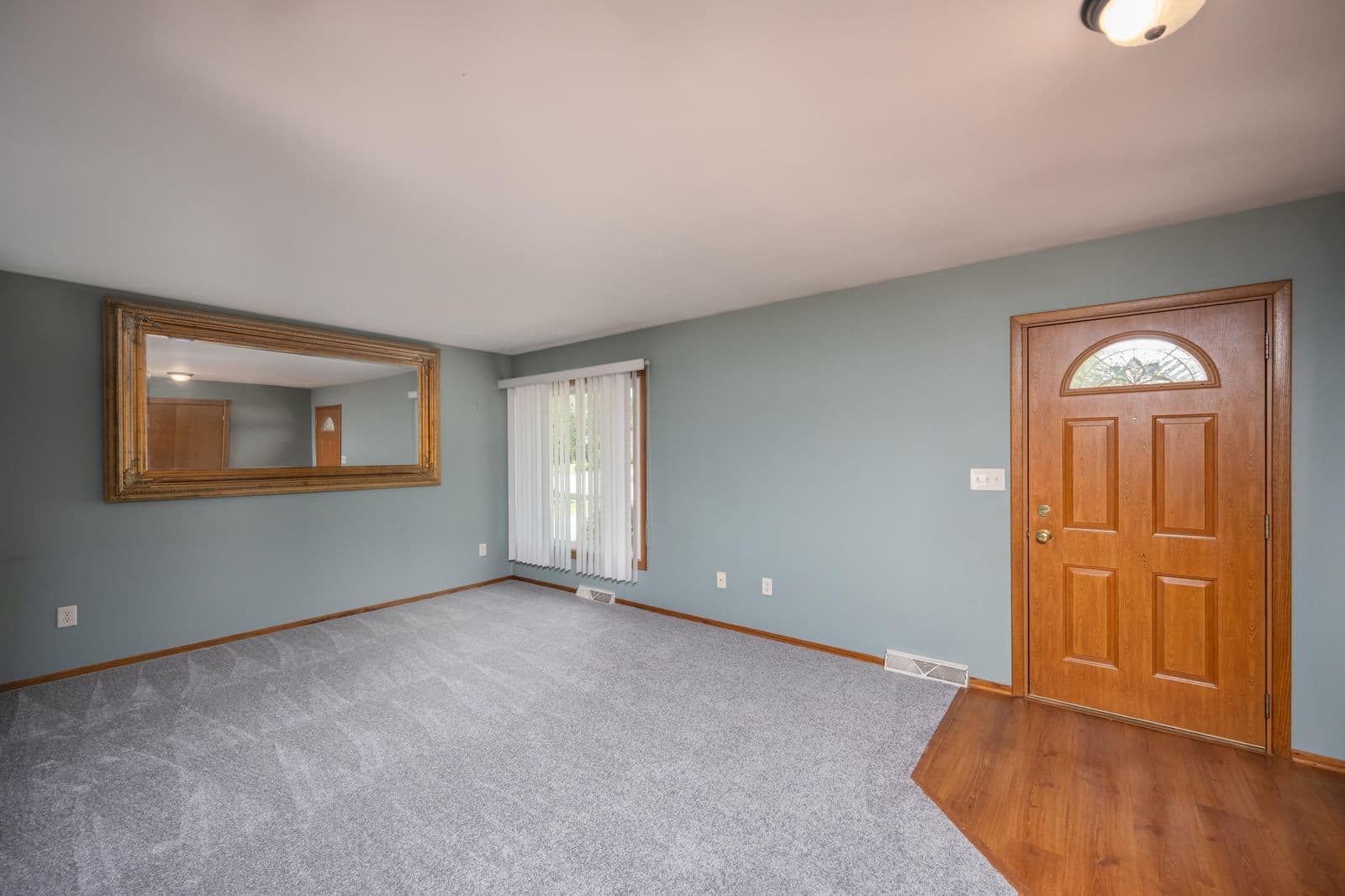 7601 Manor