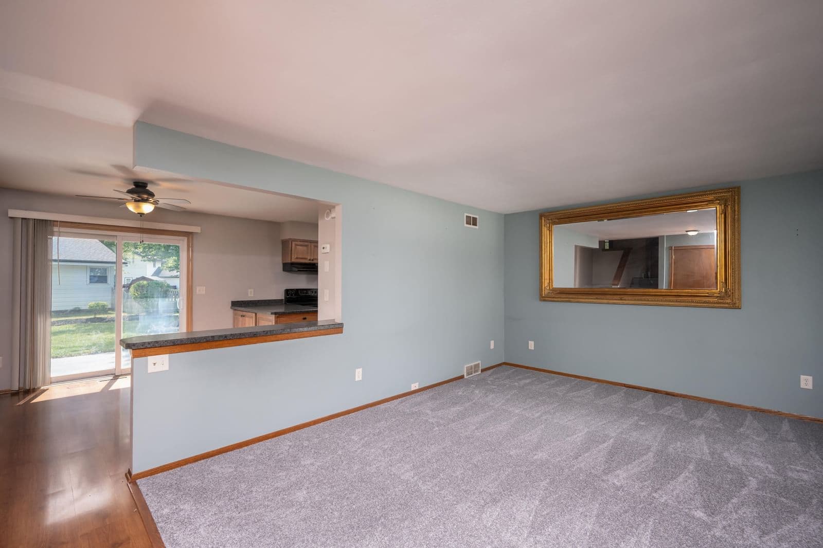 7601 Manor
