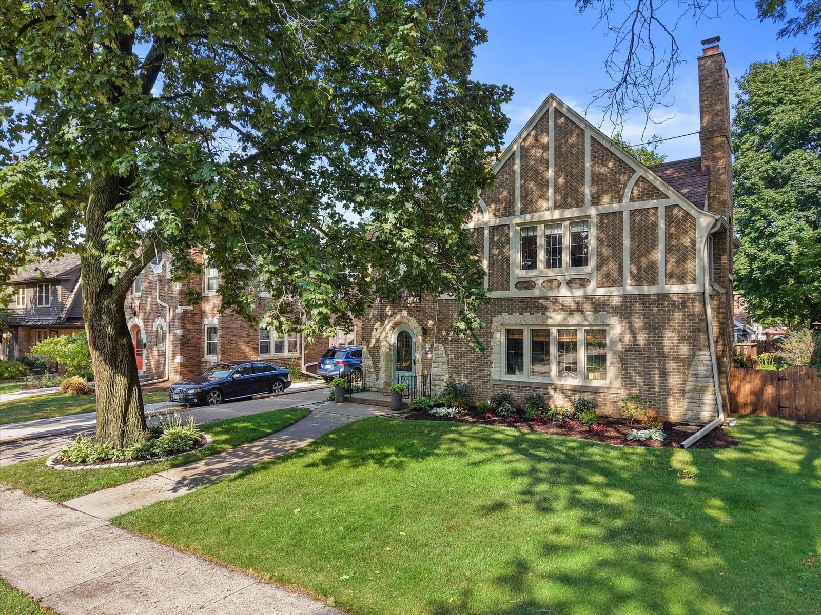 4914 Woodburn, Whitefish Bay, WI