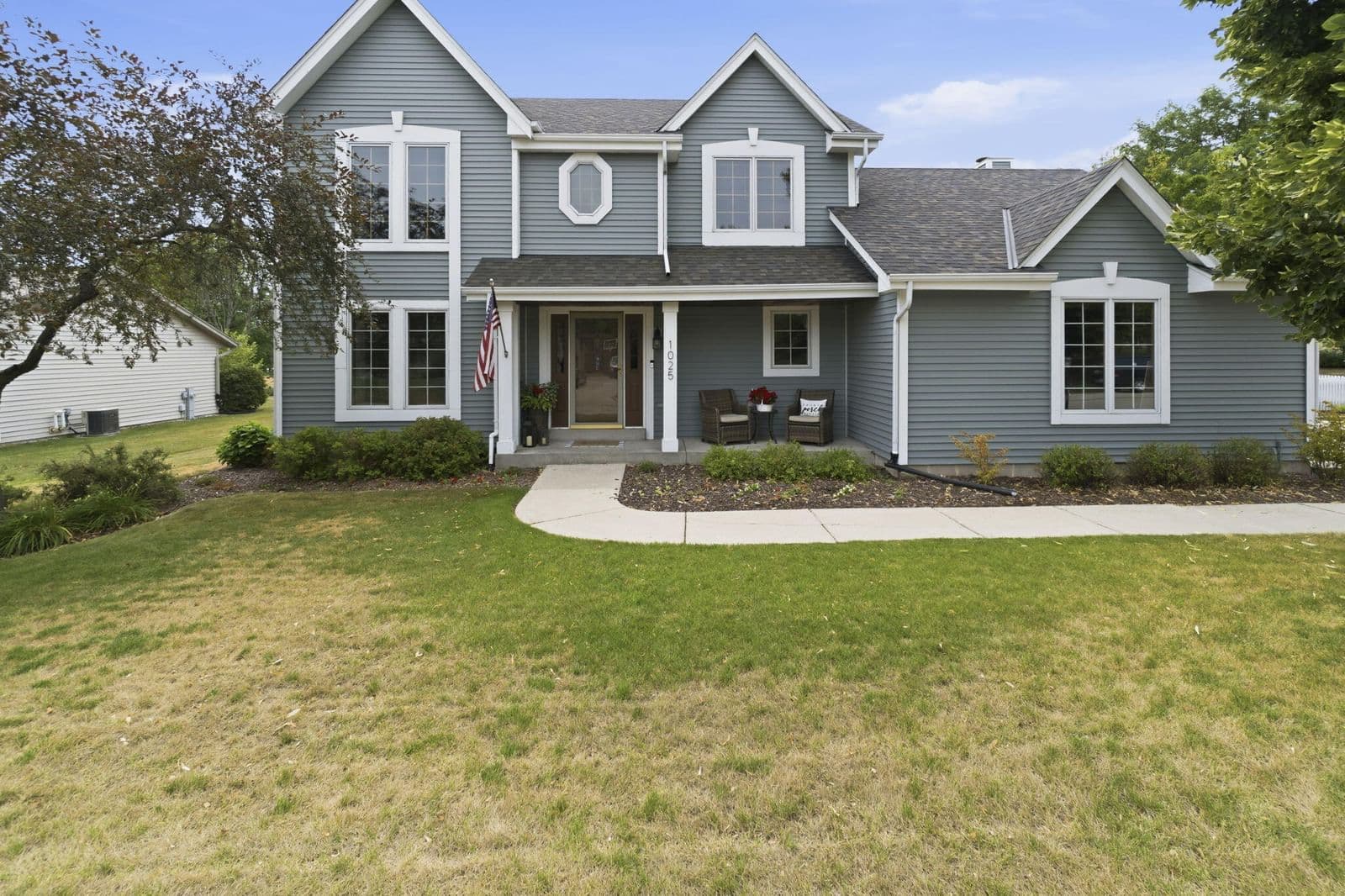 1025 Meadow