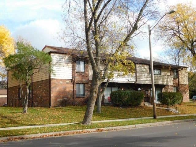 2620 Custer, Glendale, WI