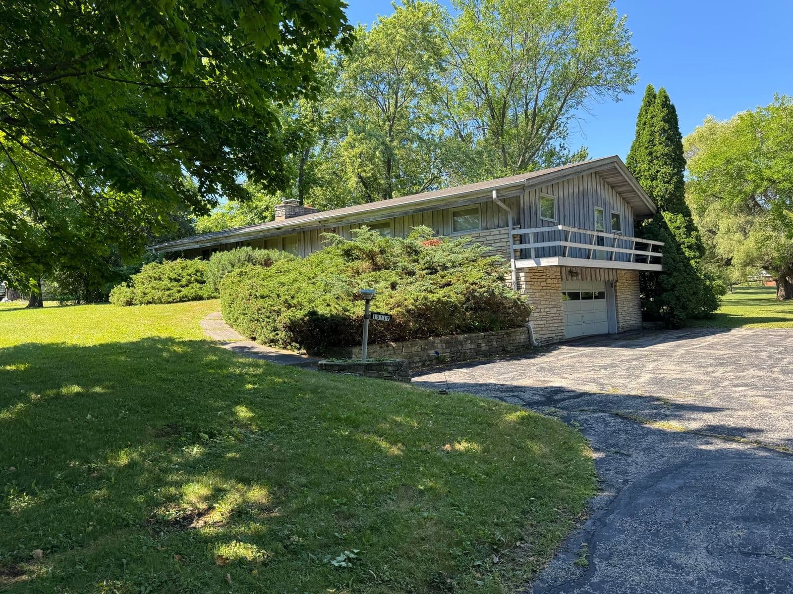 10117 Greenview, Mequon, WI