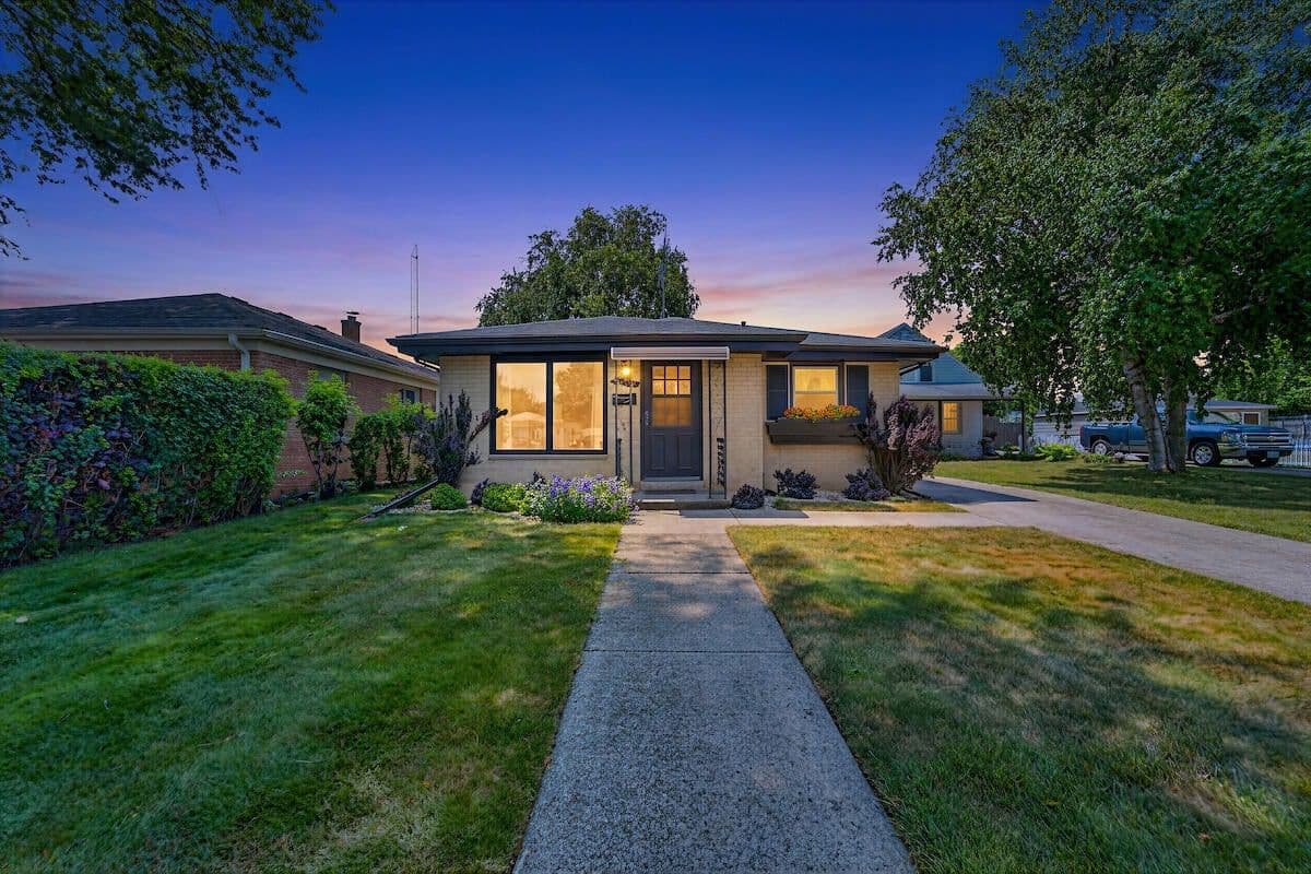 2410 Monroe, Racine, WI