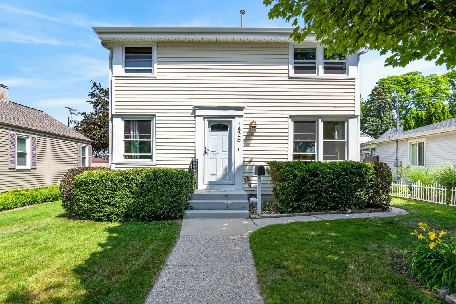 1826 Fernwood