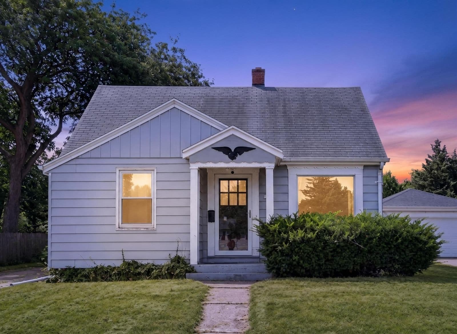 8925 Cleveland, West Allis, WI