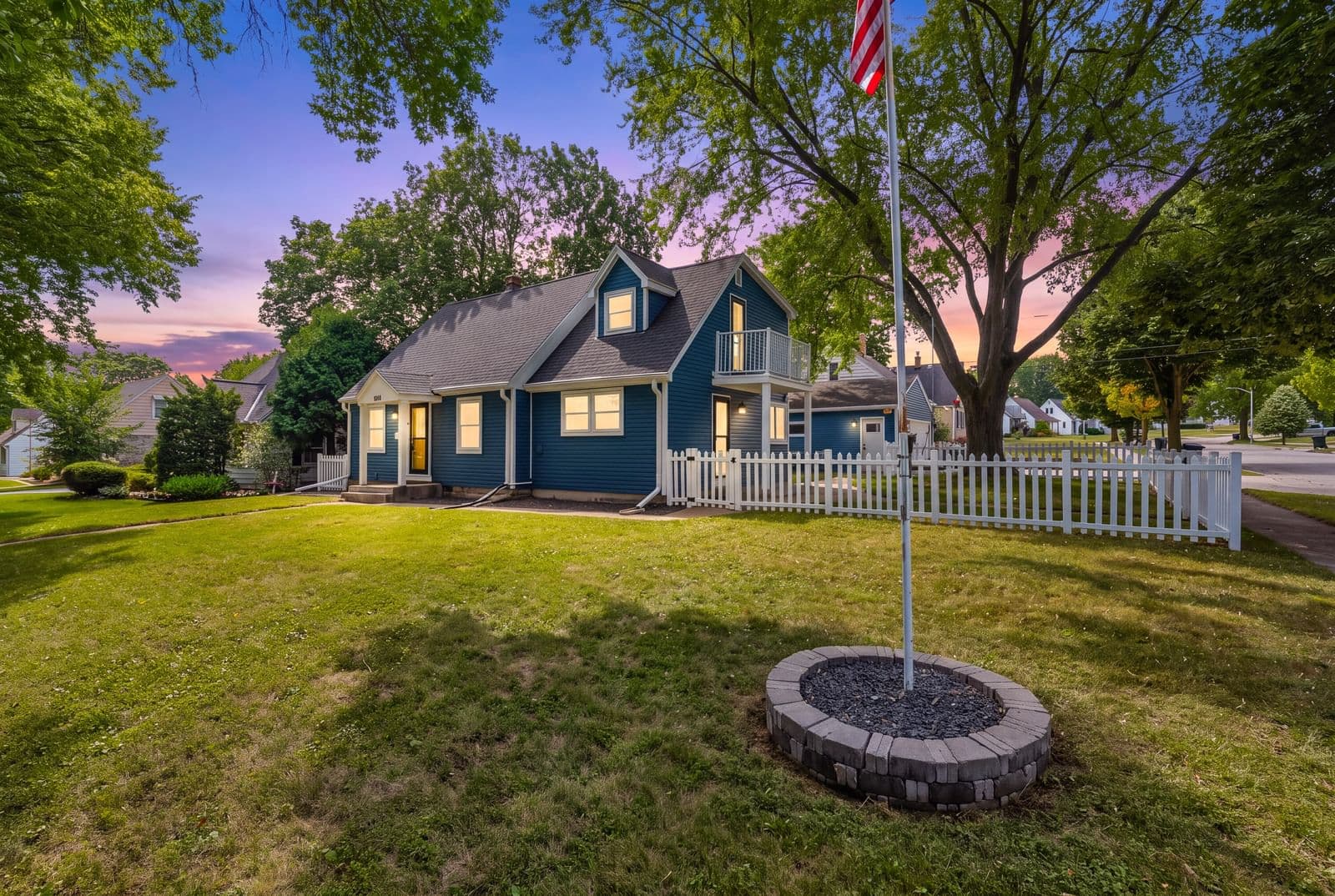 8941 Montana, West Allis, WI