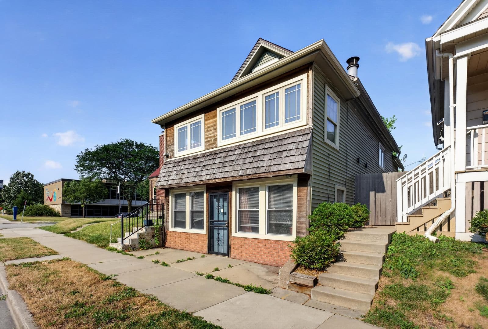2921 Howell