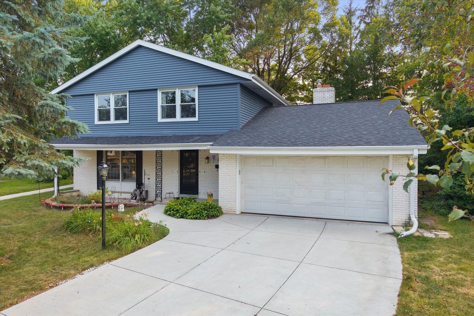 W53N849 Castle, Cedarburg, WI