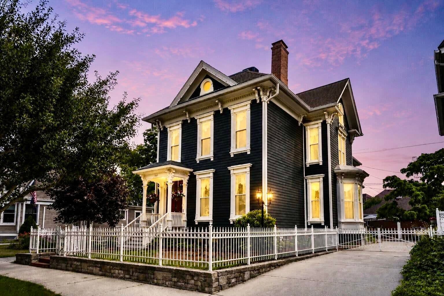 1037 College, Racine, WI