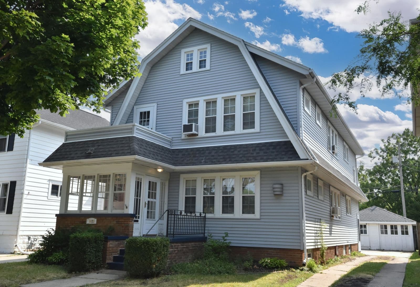 1025 Arthur, Racine, WI