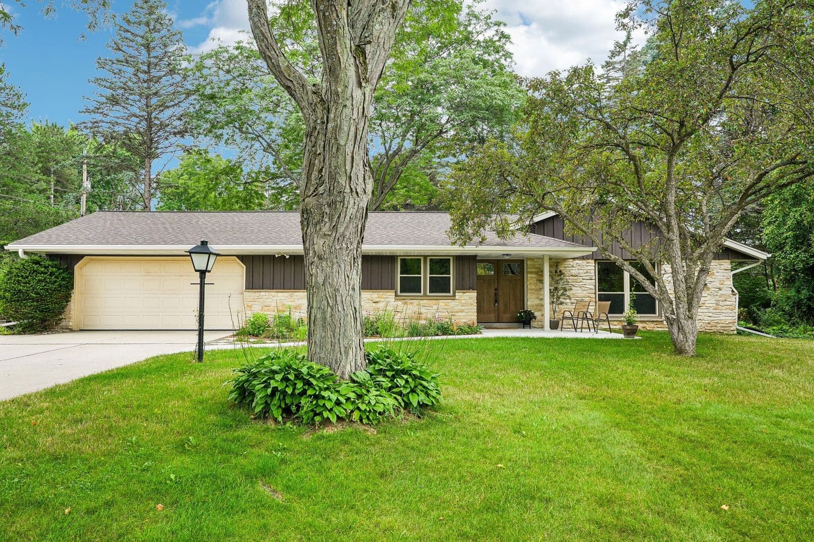 1389 Glenbrook, Cedarburg, WI