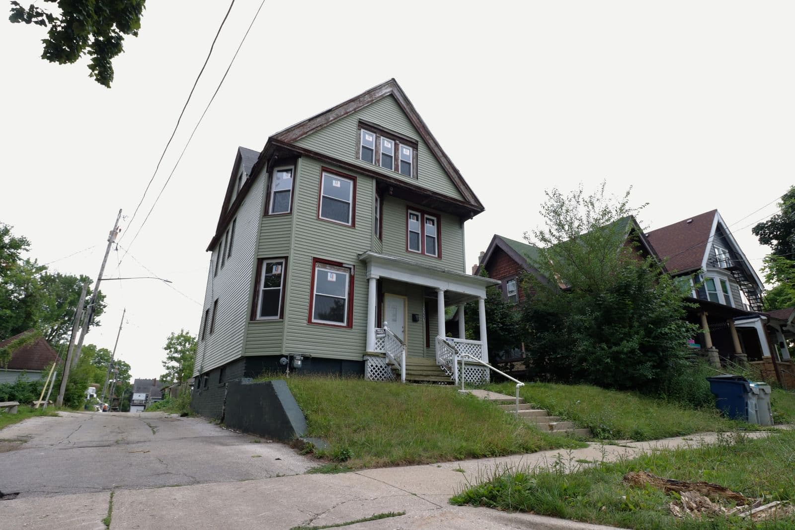3221 Michigan