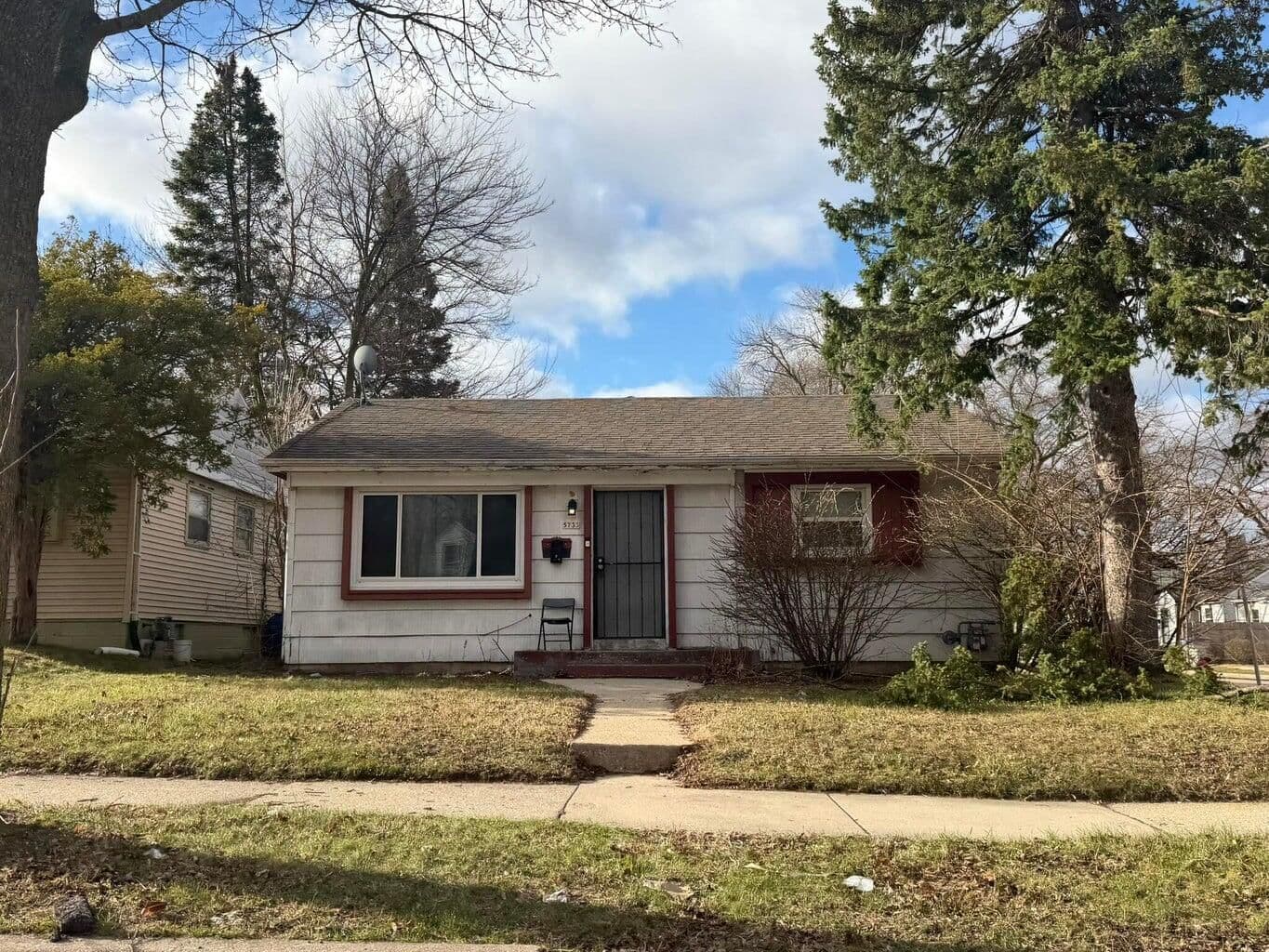 5733 Custer