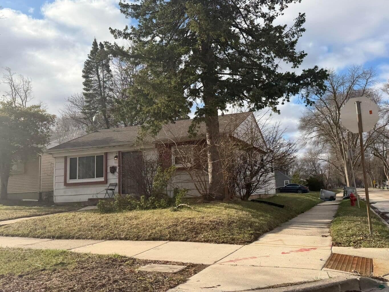 5733 Custer