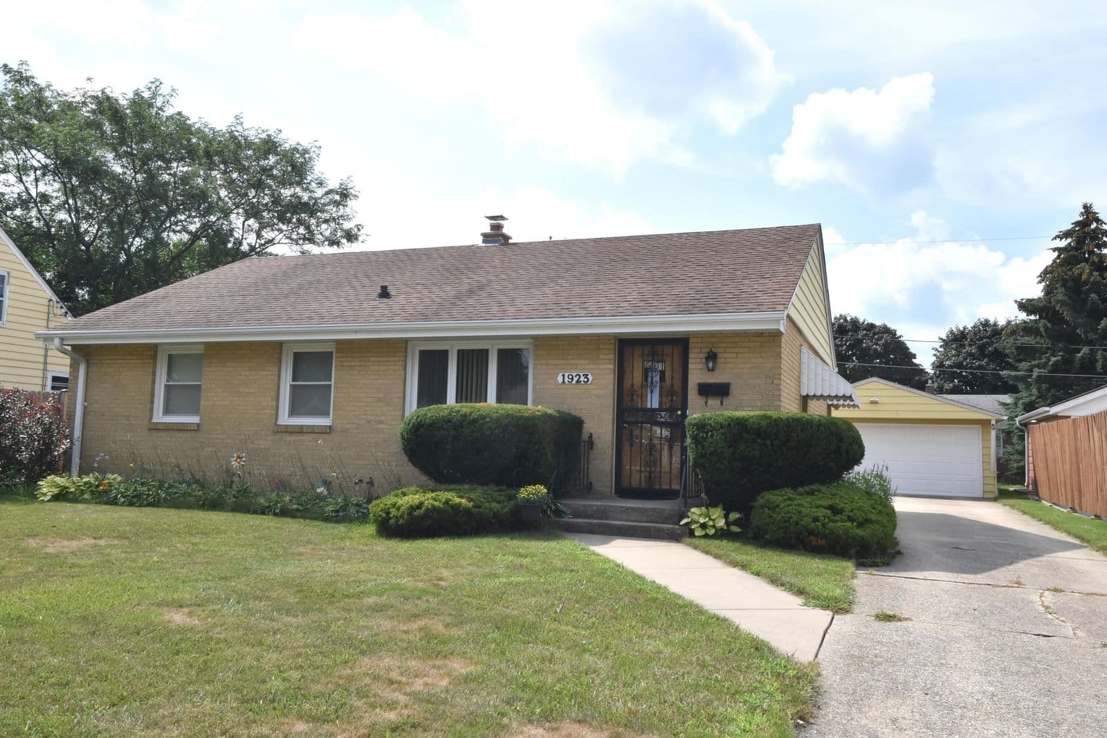 1923 Arlington, Racine, WI