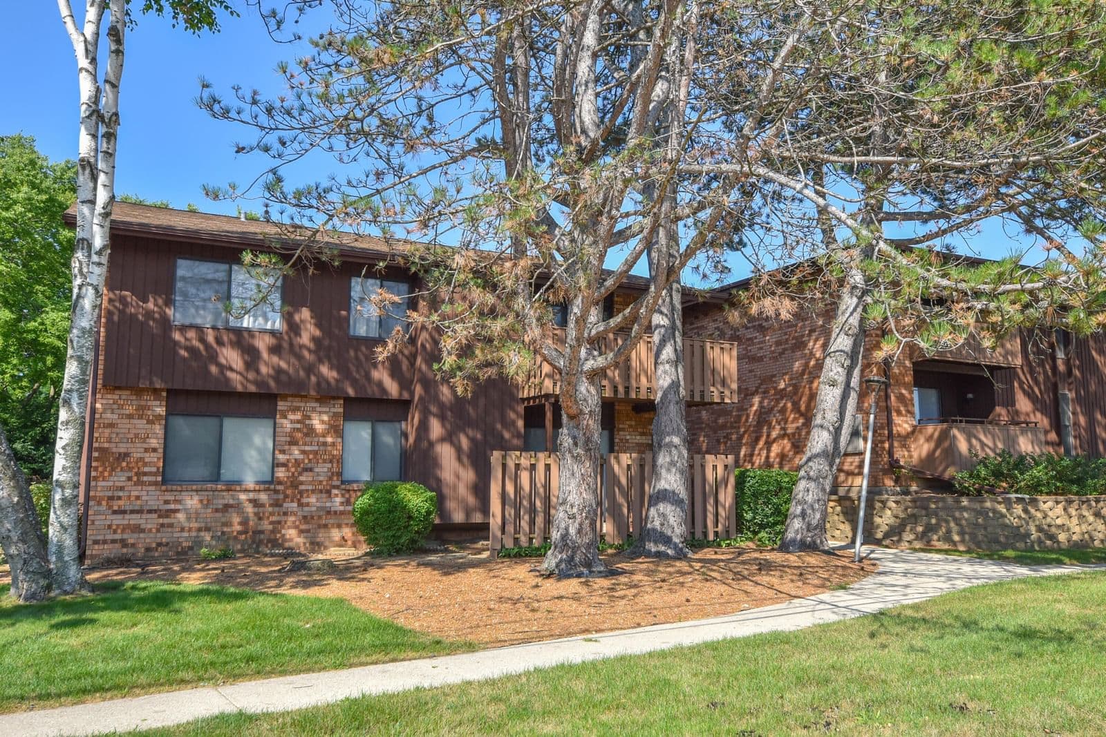 7001 Green Bay, Glendale, WI