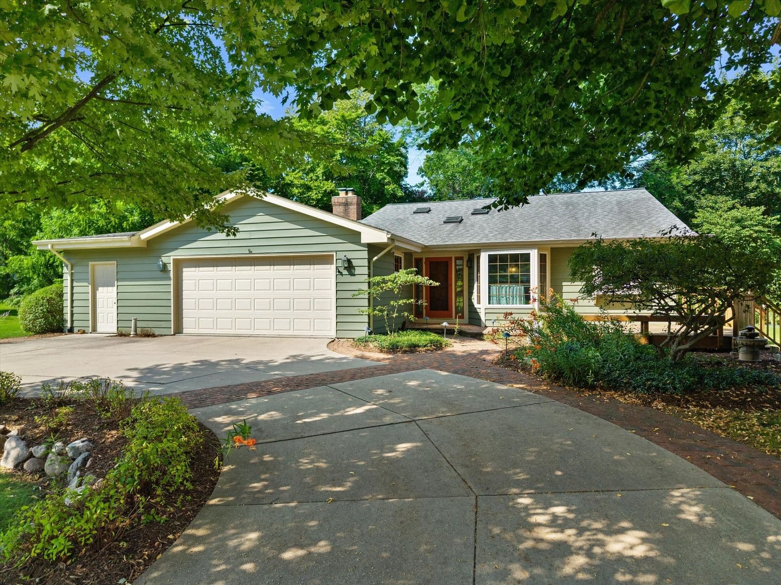 12655 River Forest, Mequon, WI