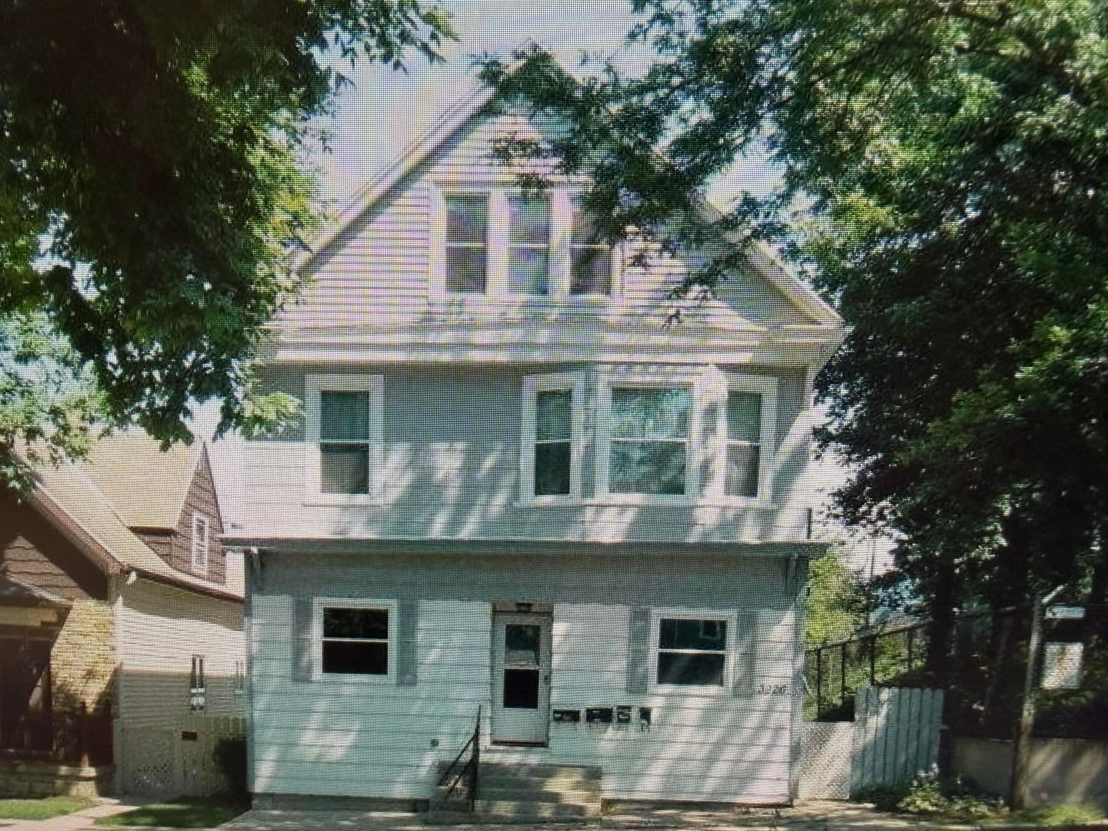 3926 Clybourn
