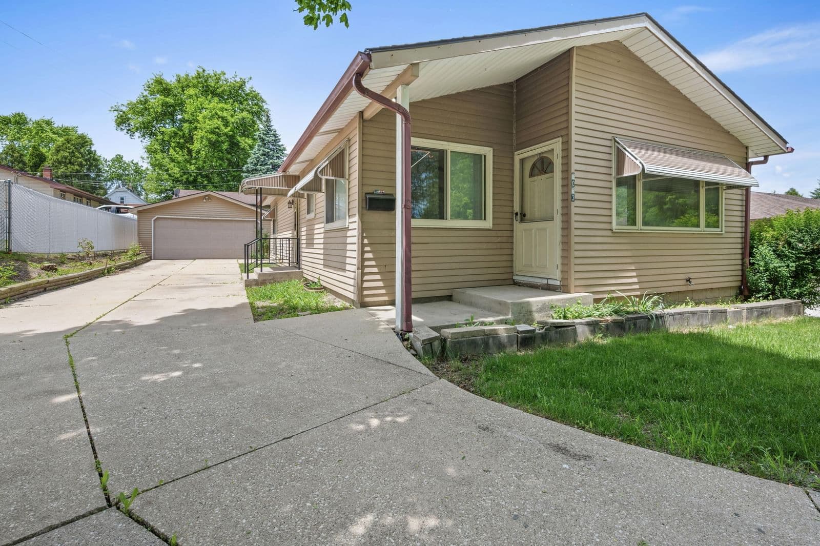 6083 20th, Milwaukee, WI