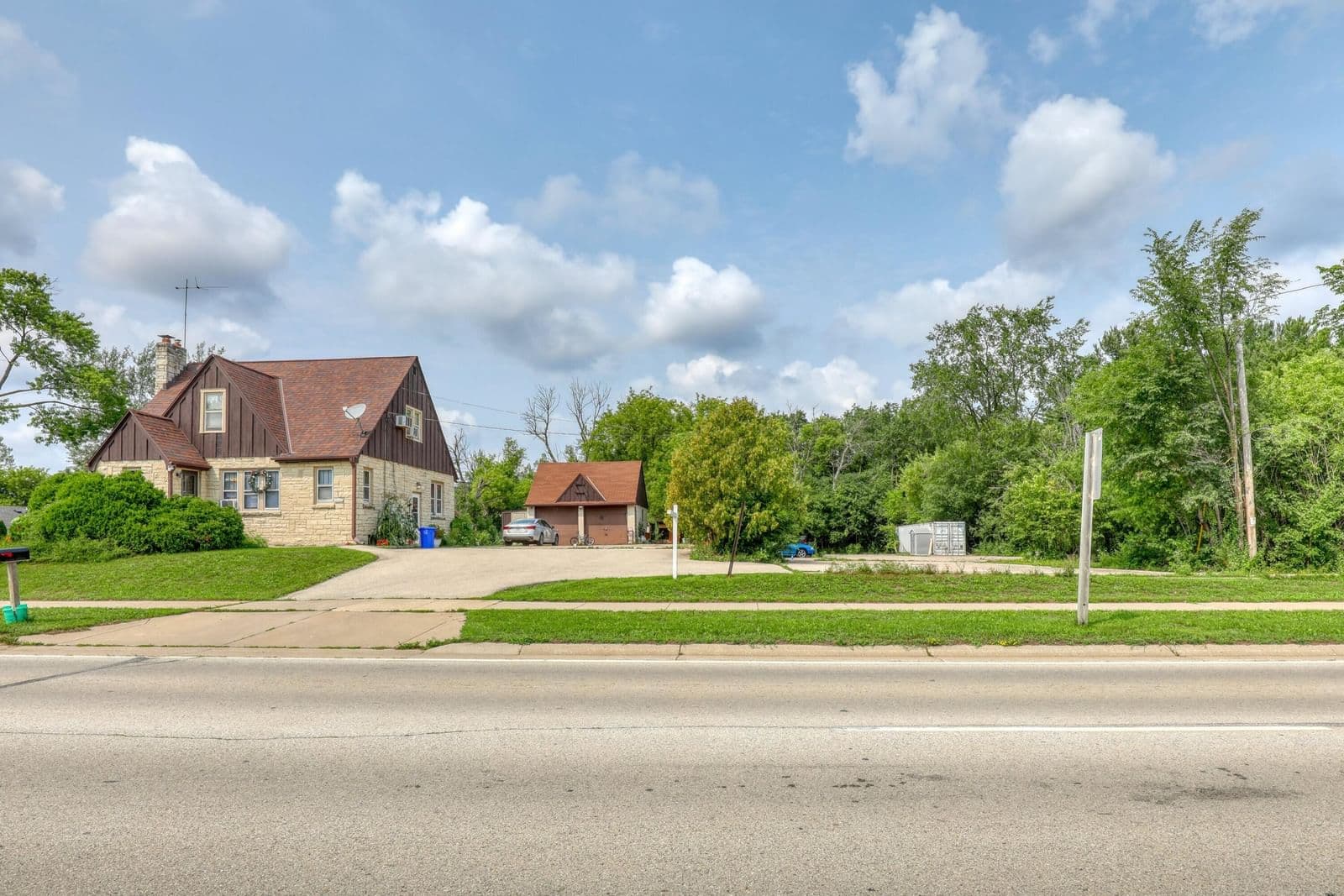 20060 Greenfield, Brookfield, WI