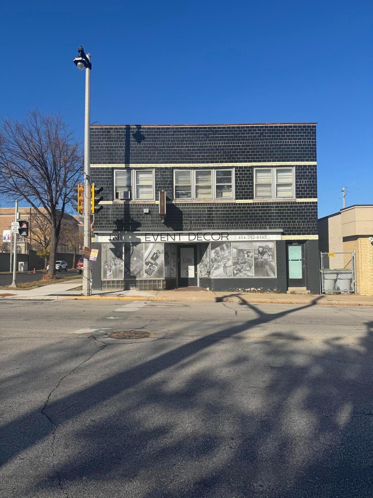 5038 North, Milwaukee, WI