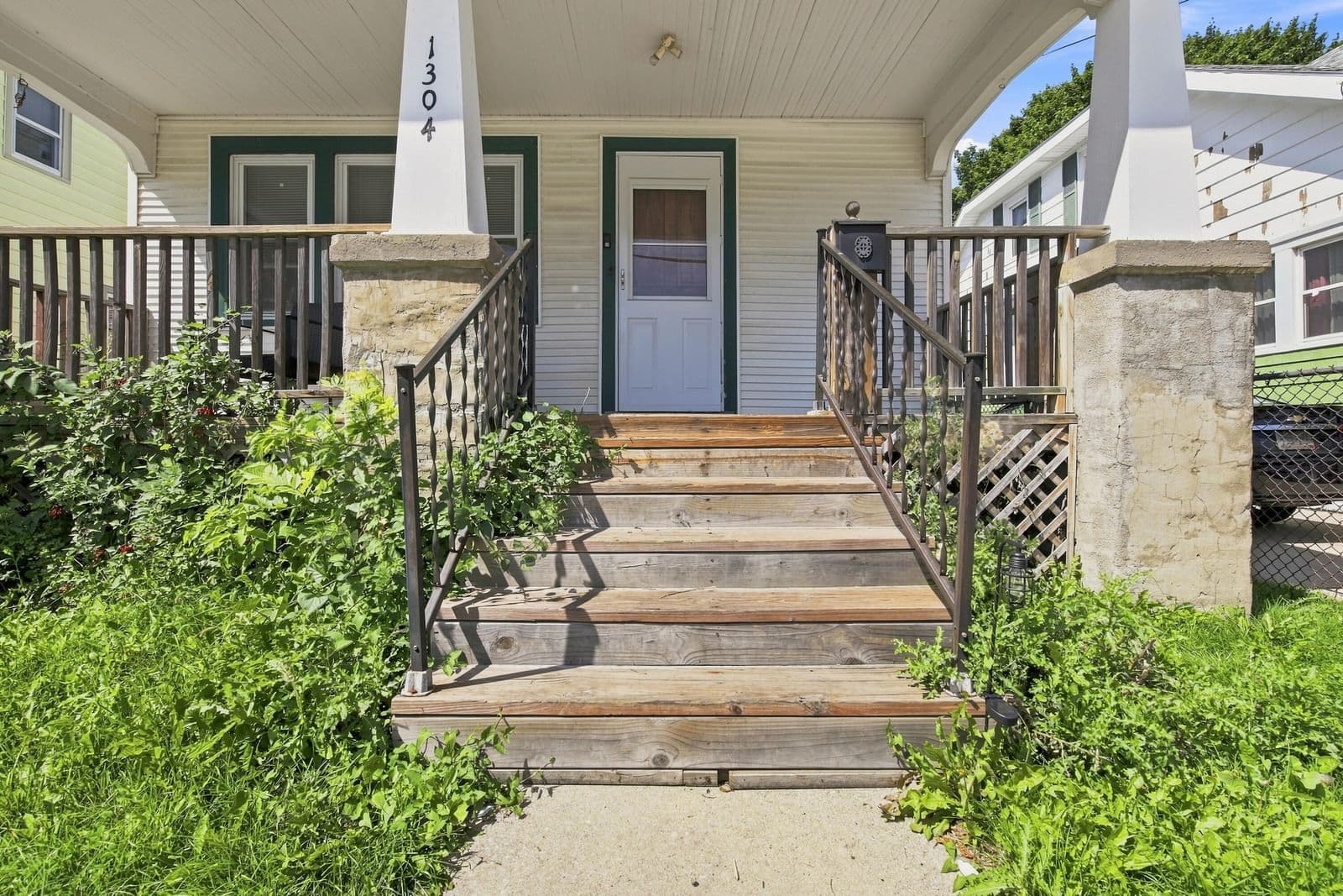 1304 Marquette St