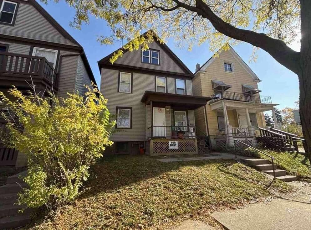 3052 Buffum