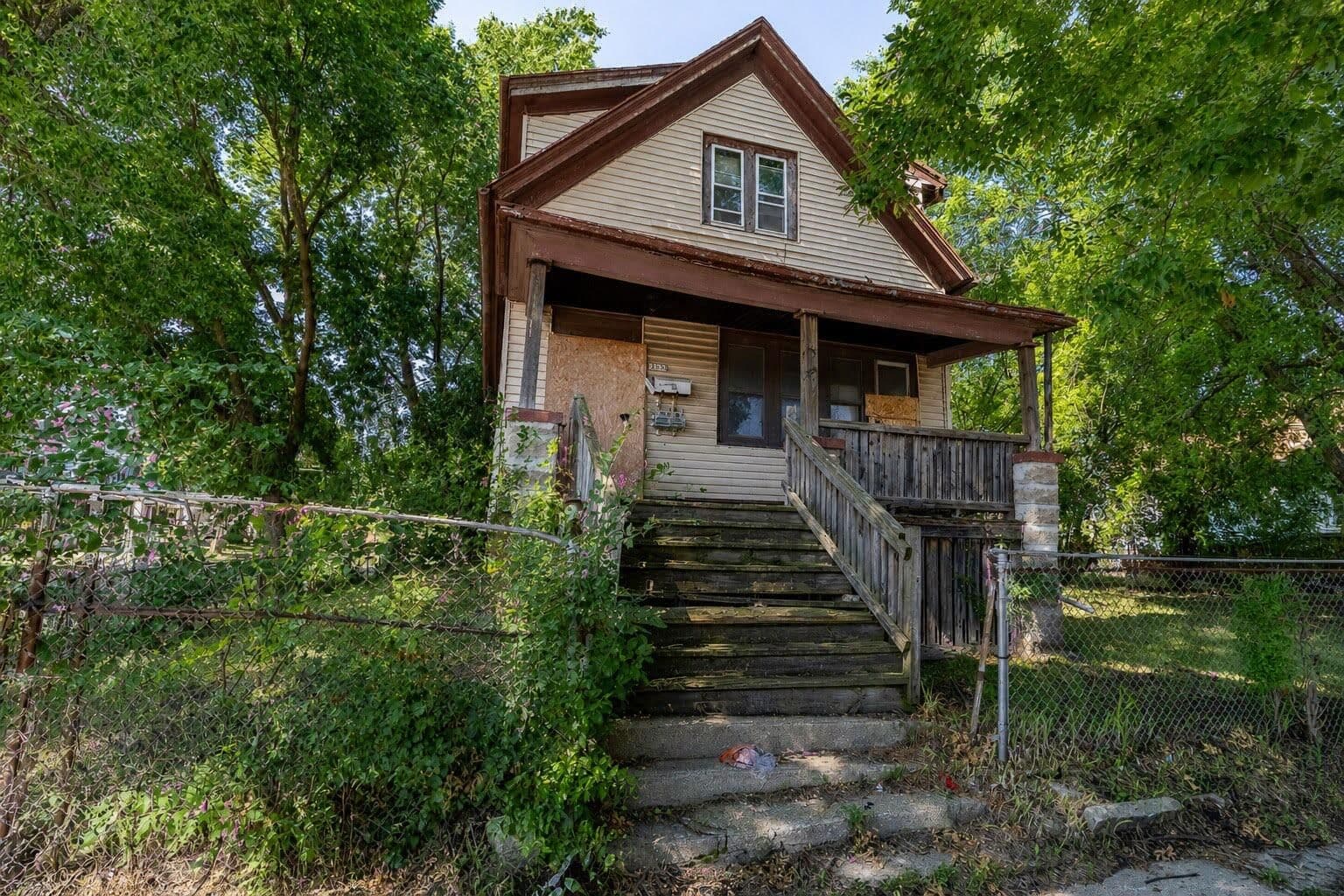 2532 Lloyd St