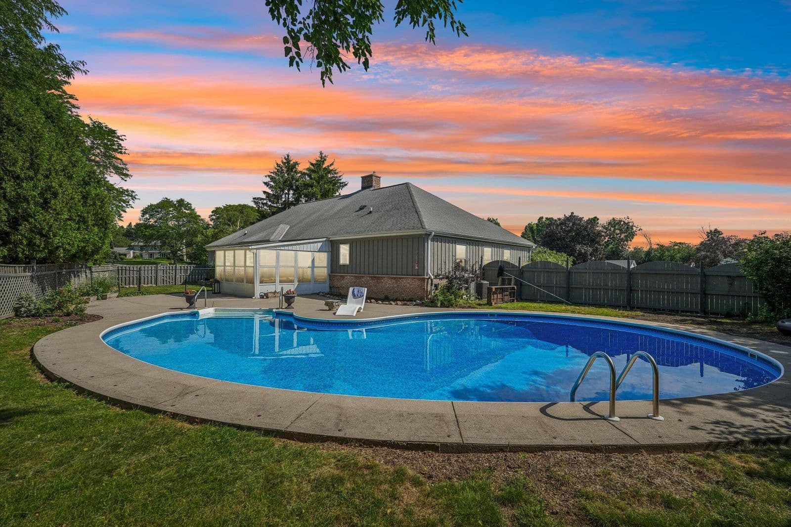 2135 Michelle Dr