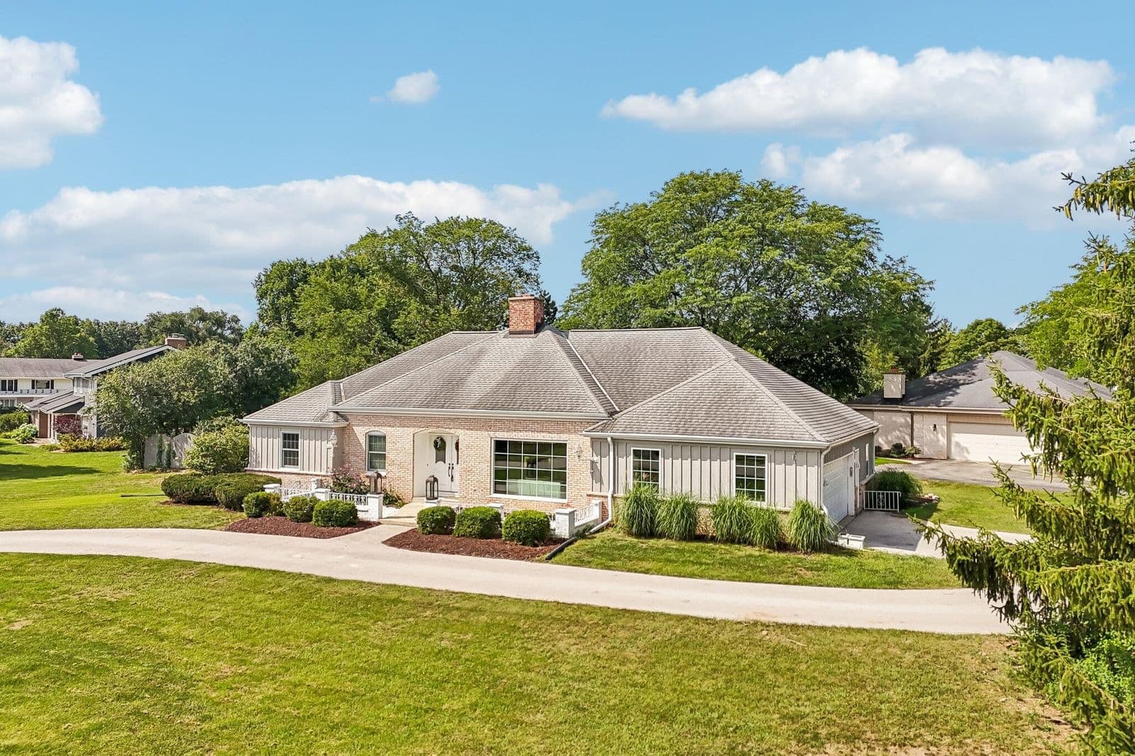 2135 Michelle Dr
