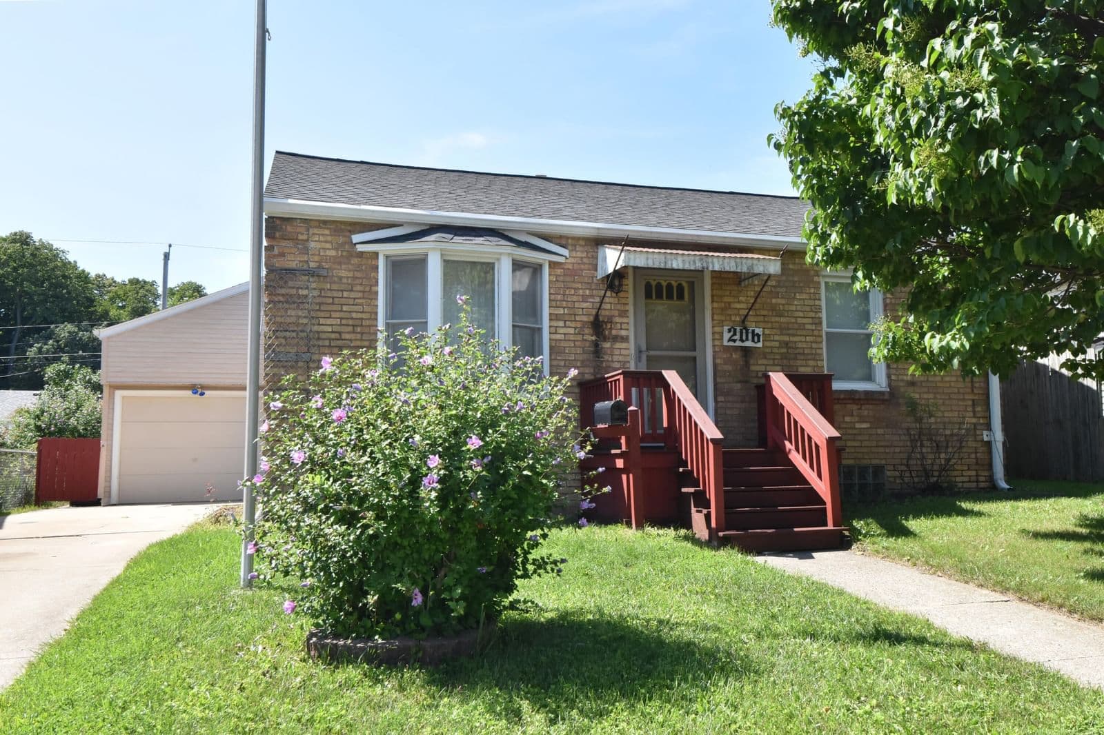 206 Belmont Ave