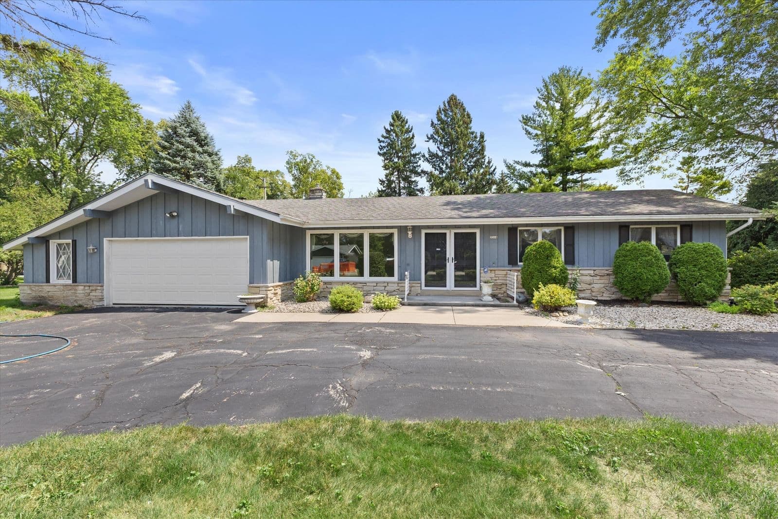 2310 Guinevere, Brookfield, WI