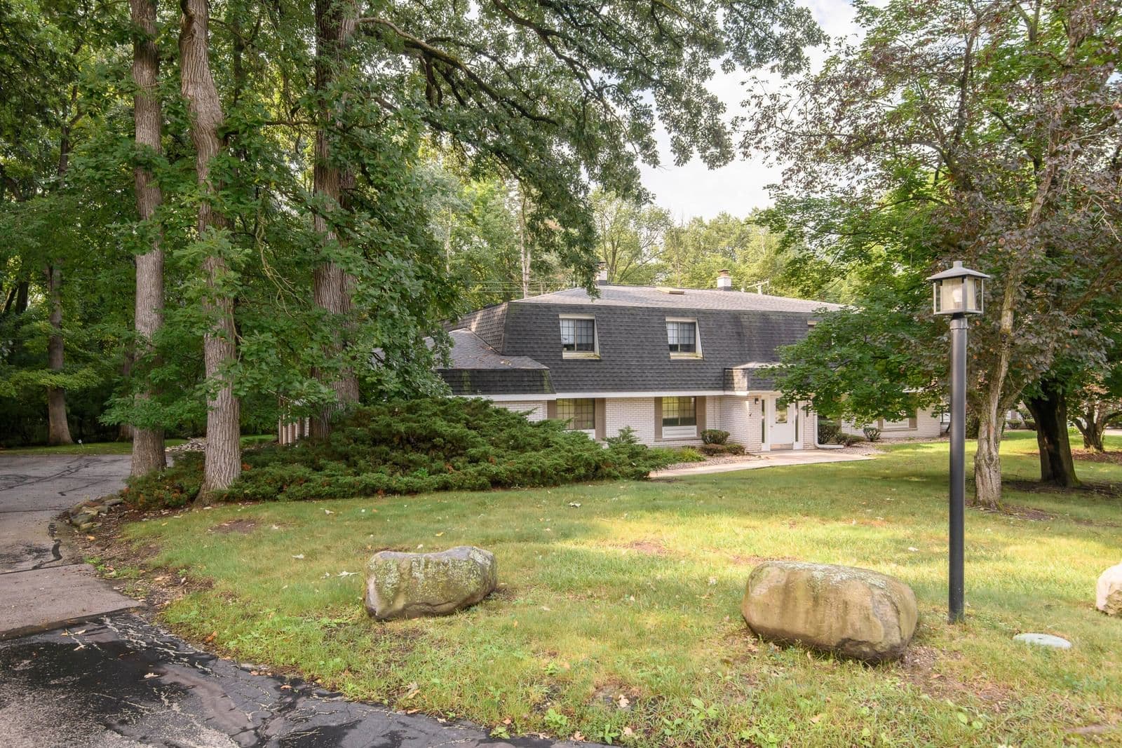 20155 Independence, Brookfield, WI