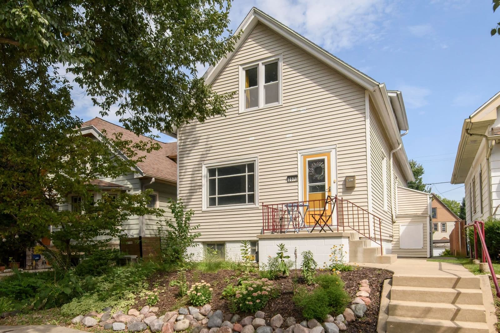 2572 Howell, Milwaukee, WI