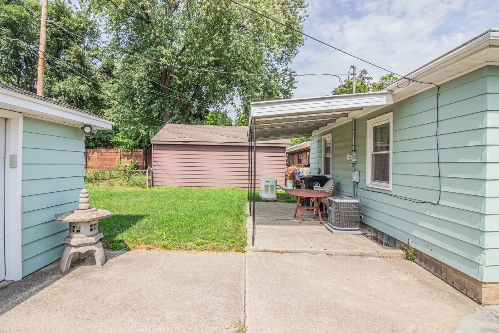226 Mertens Ave