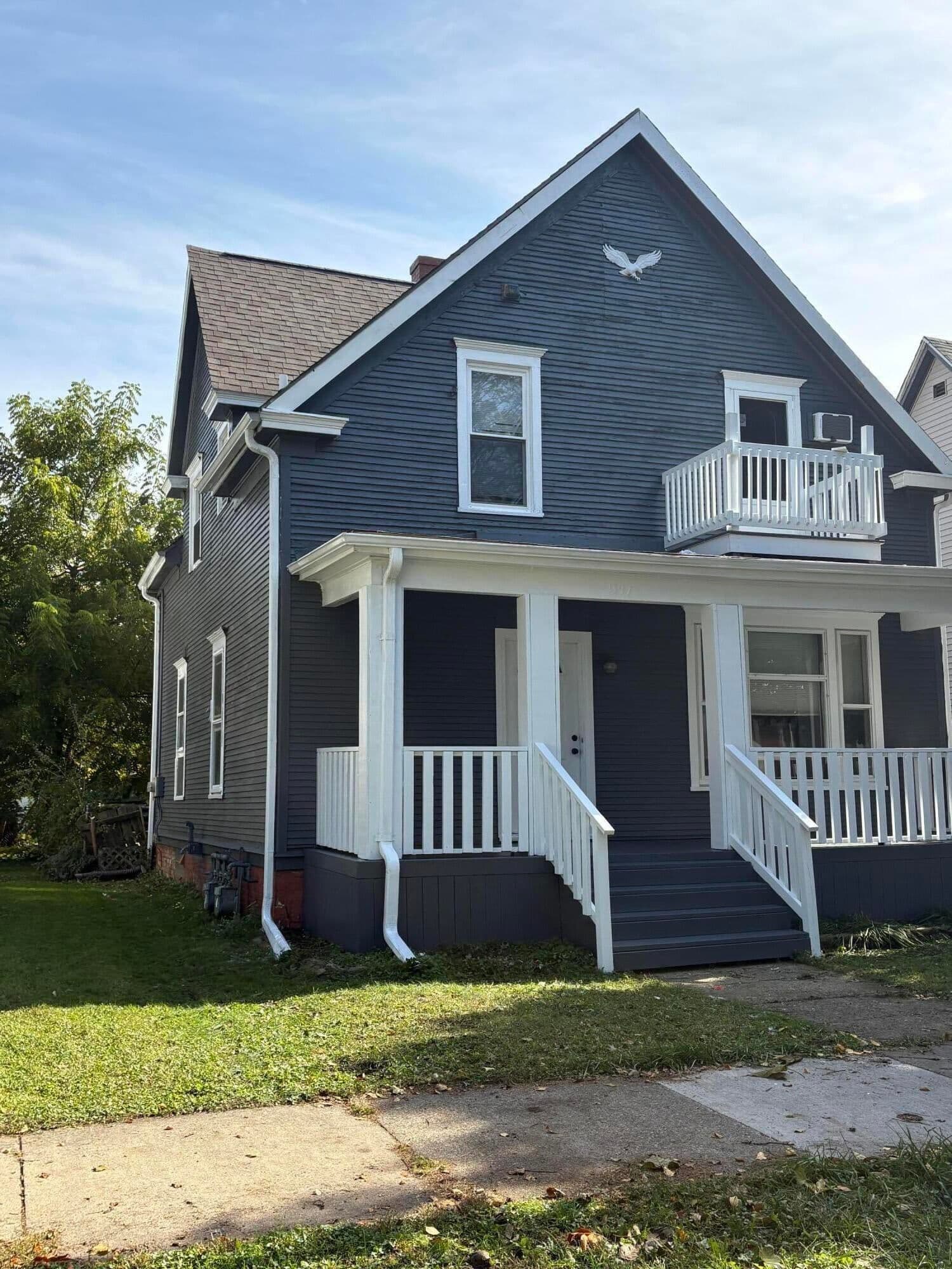 937 Grove Ave
