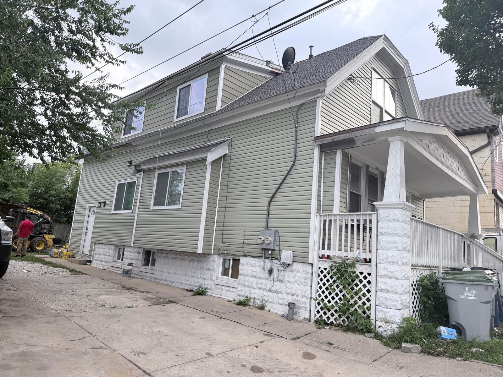 565 Rogers St