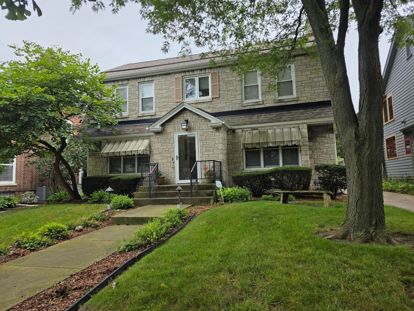 3424 Summit Ave
