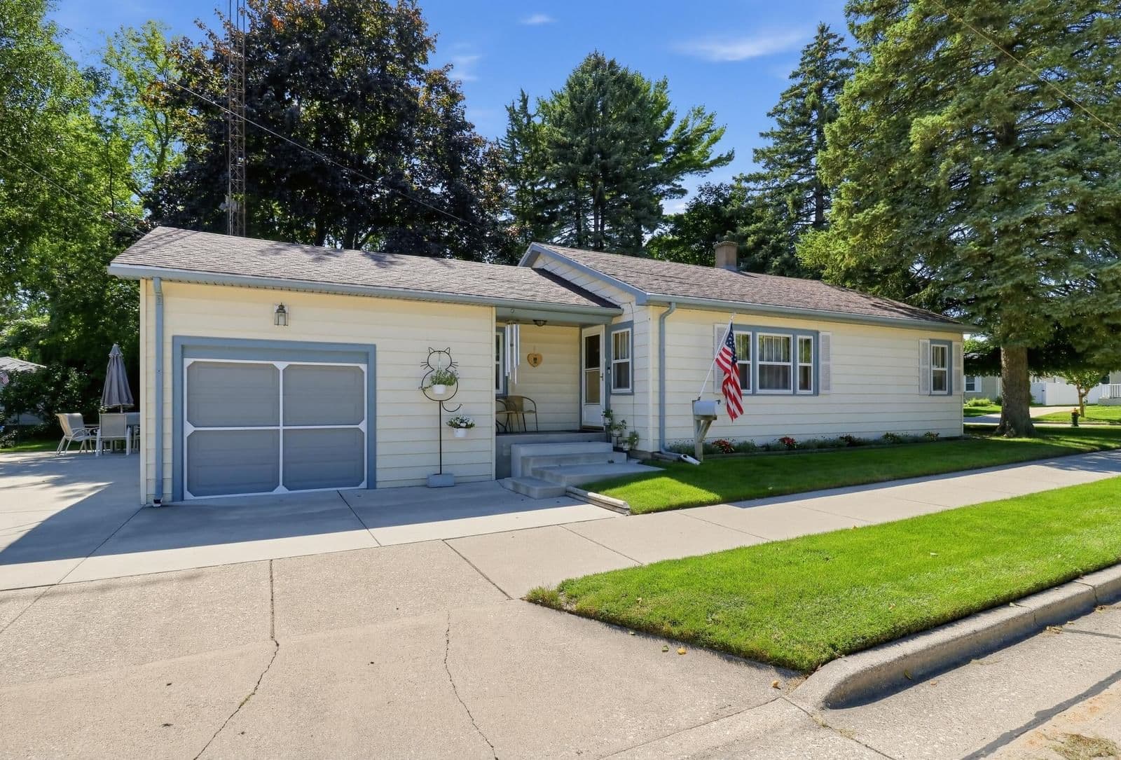 2515 Dombrowski Blvd