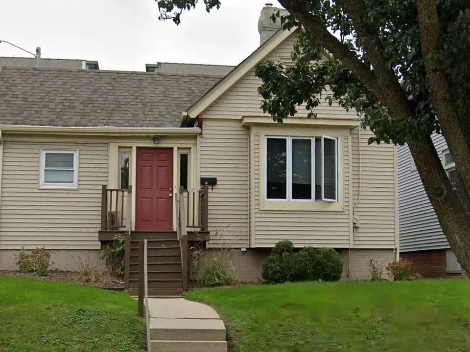 2032 Michigan St