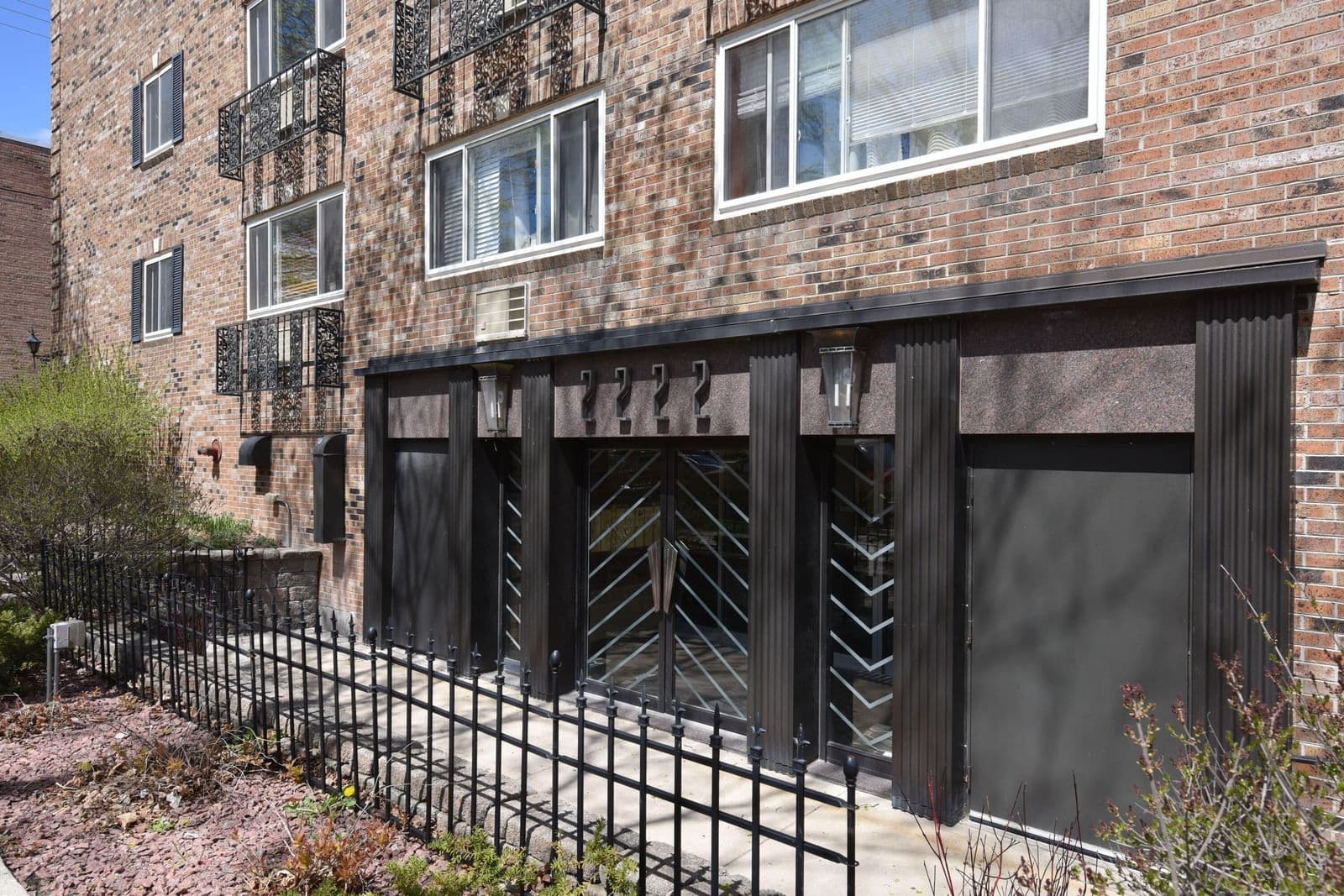 2222 Belleview Pl