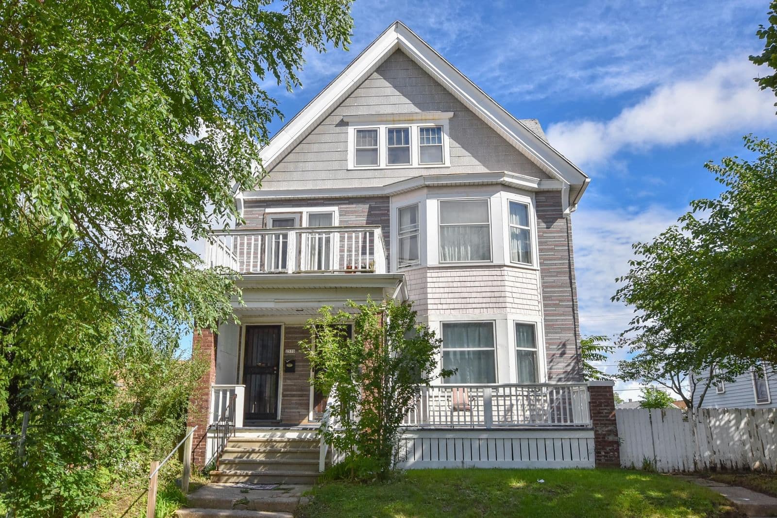 2568 Buffum St