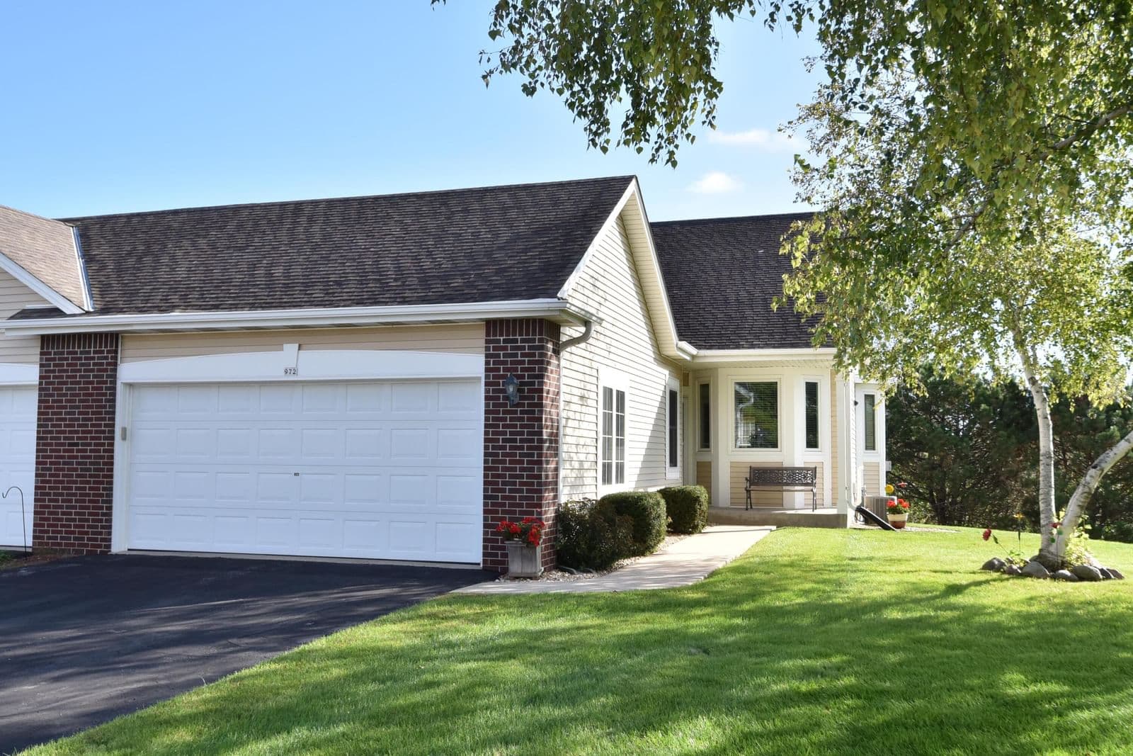 972 Niagara Ct