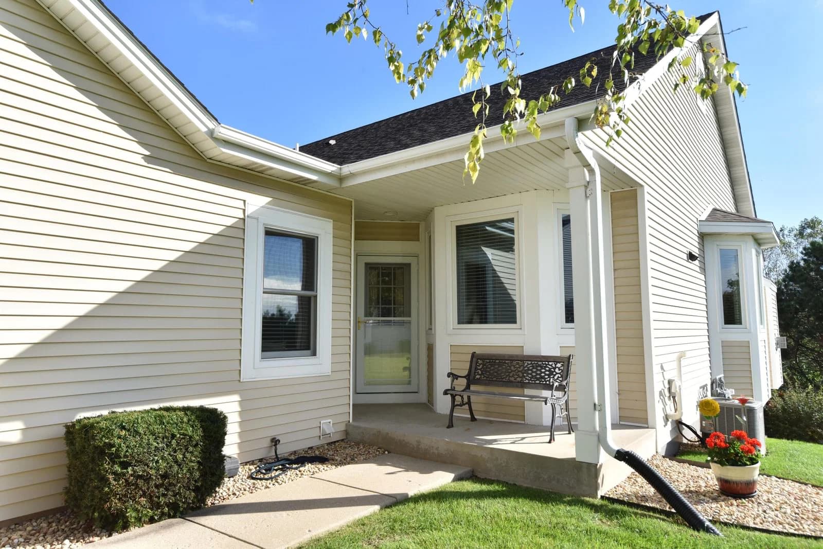 972 Niagara Ct