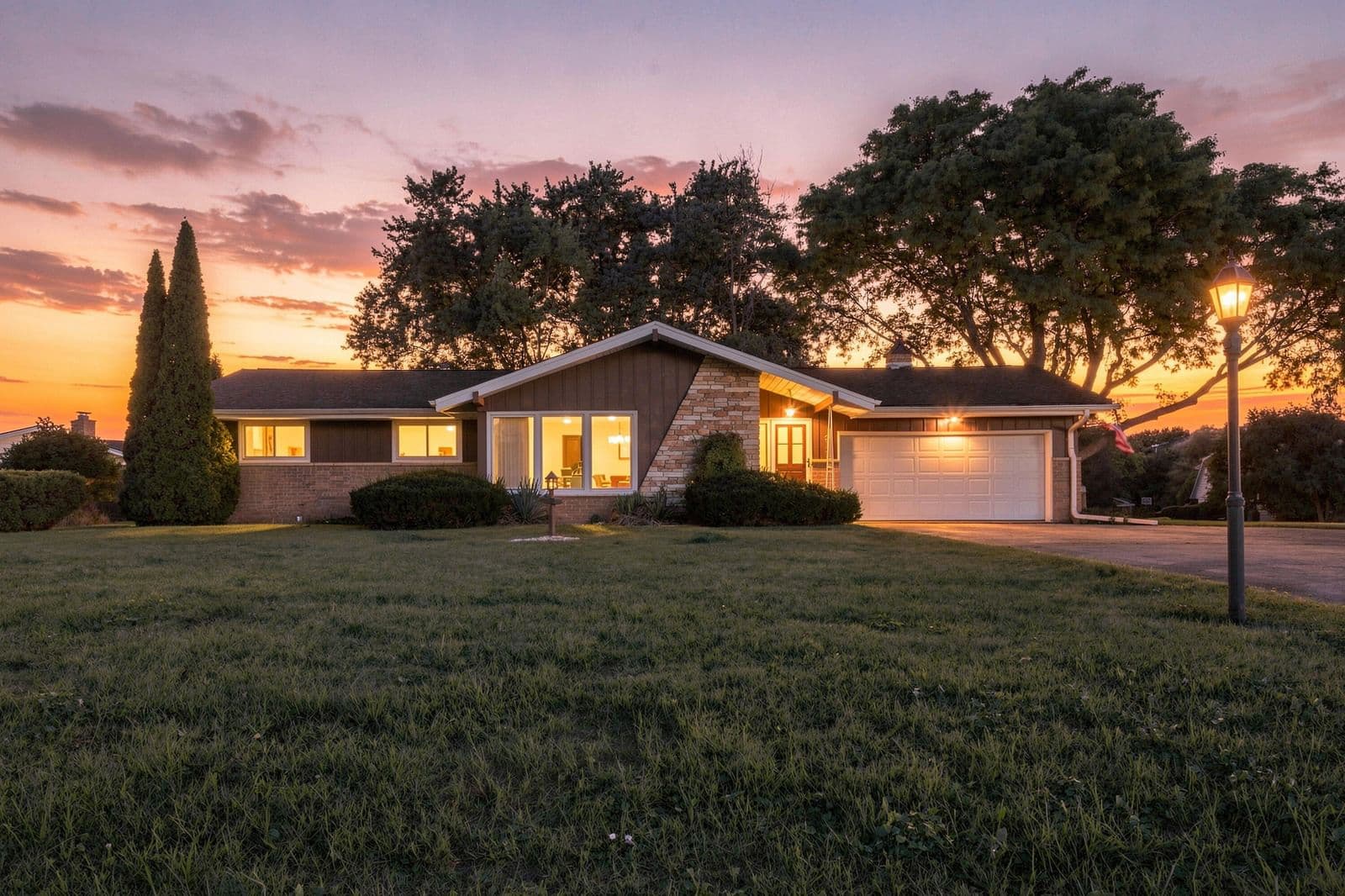 3735 San Fernando Dr