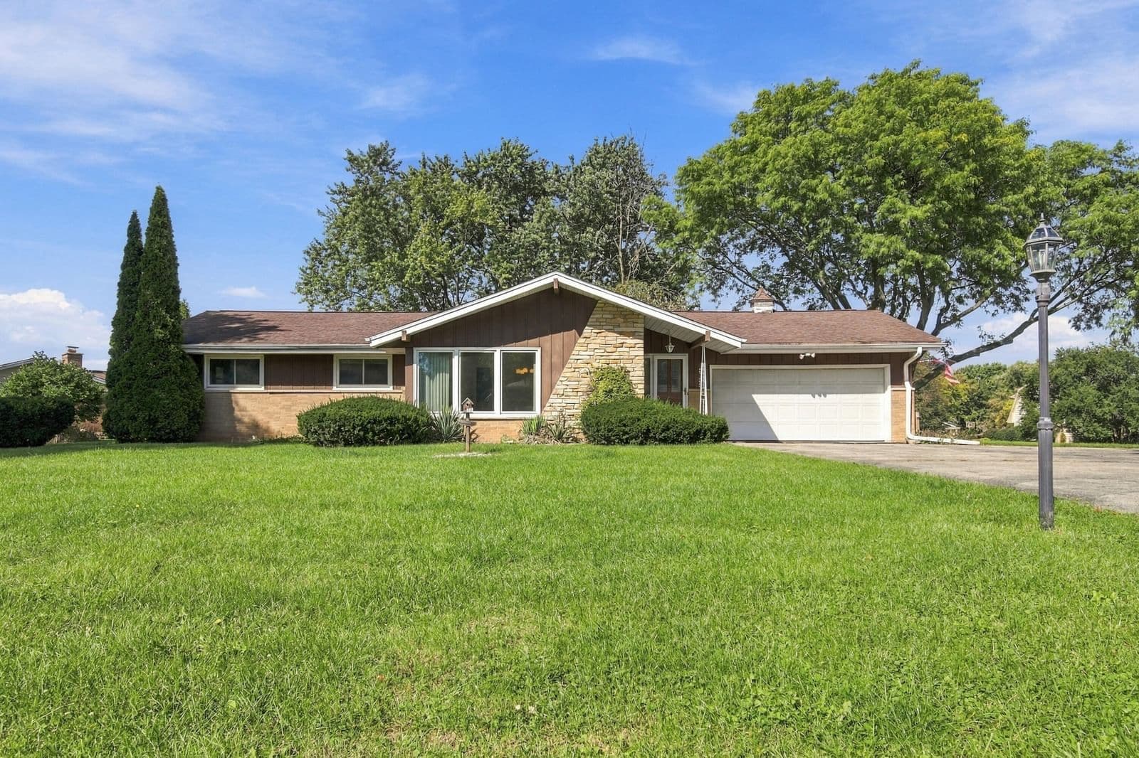 3735 San Fernando Dr
