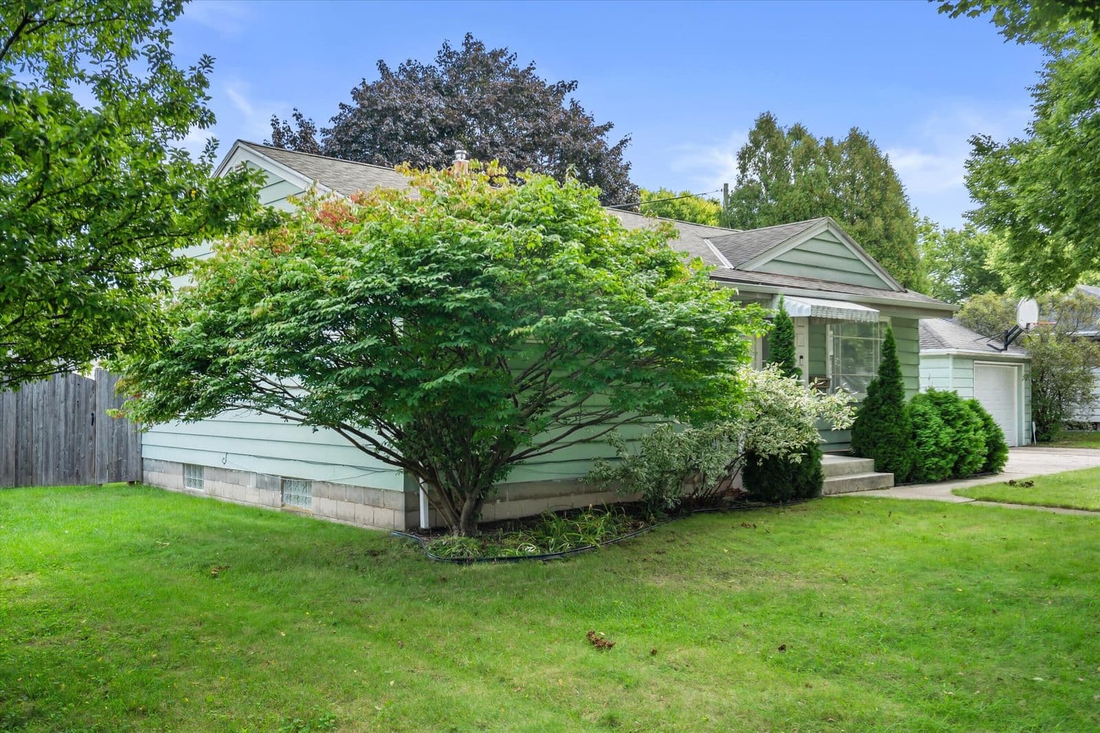 842 Doty Pl