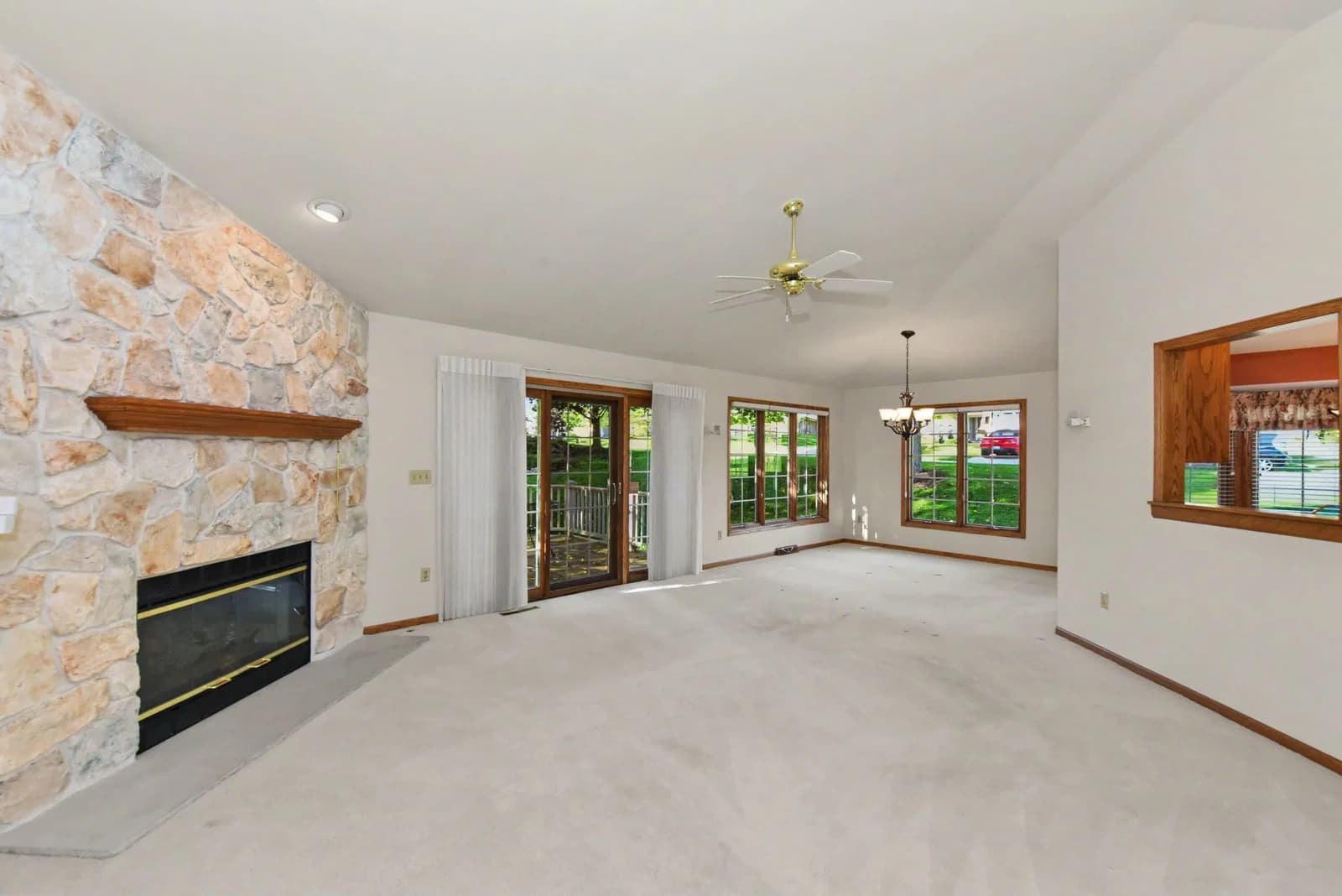 19185 Stonehedge Dr