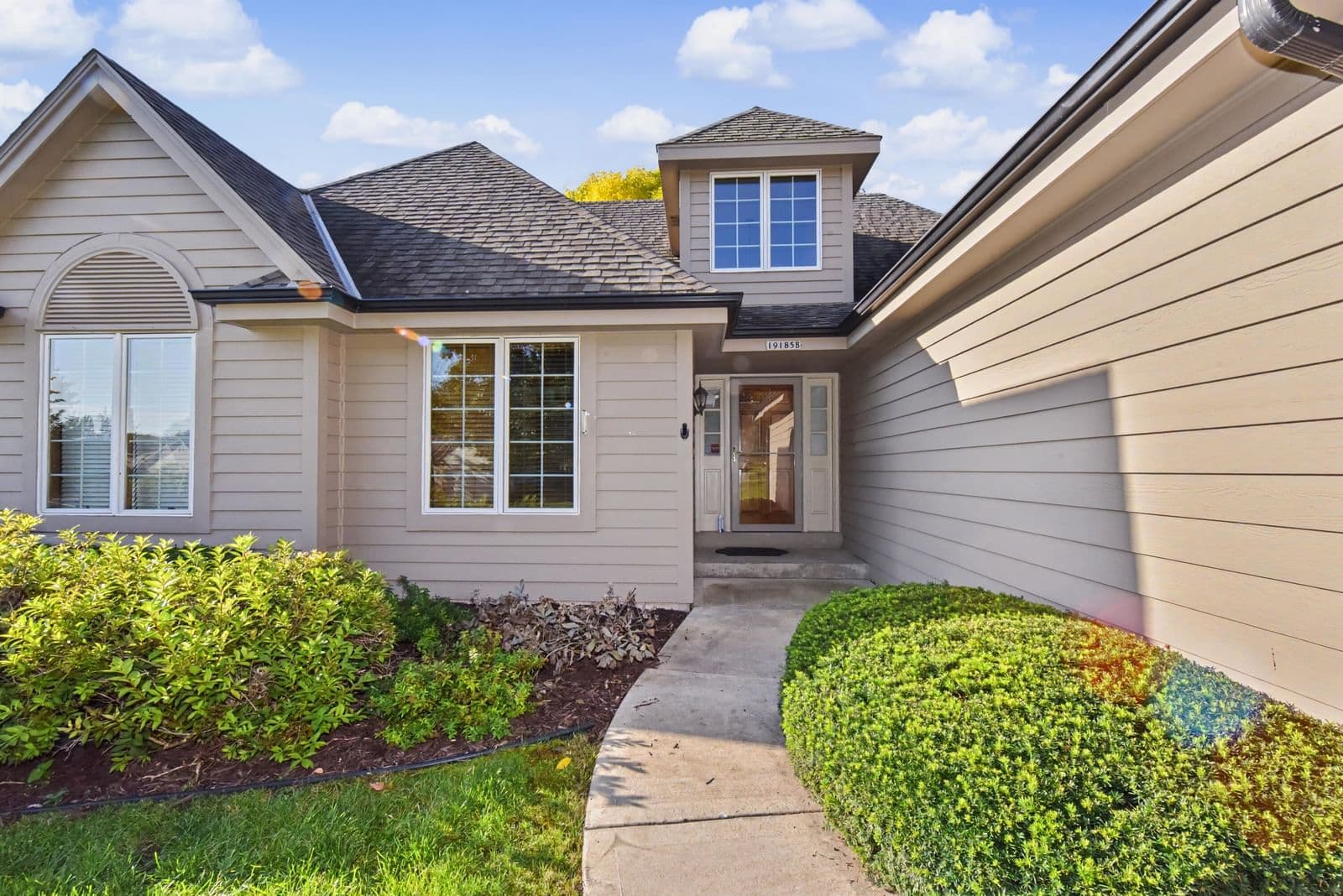 19185 Stonehedge Dr