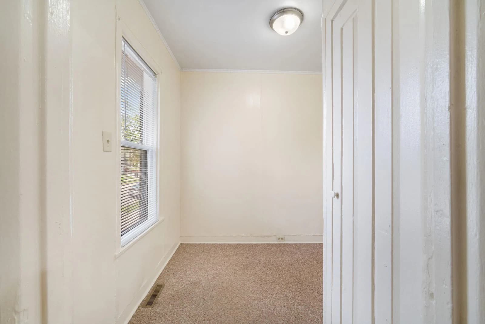 1616 Warren Ave